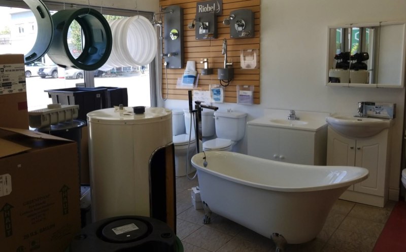 Showroom: tub, toilets, water heaters